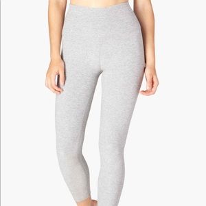 beyond yoga caught in the midi legging xs grey